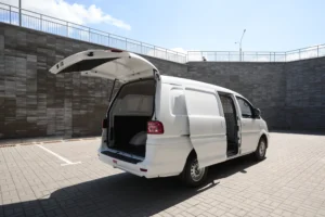 BMG Цельнометаллический фургон